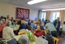 Das Café mit selbst gebackenen Torten und Kuchen war gut besucht.