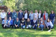Gruppenbild der Studierenden im Garten
