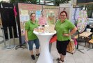 Kerstin Hoppe und Margit Strauß als Standbetreuerinnen
